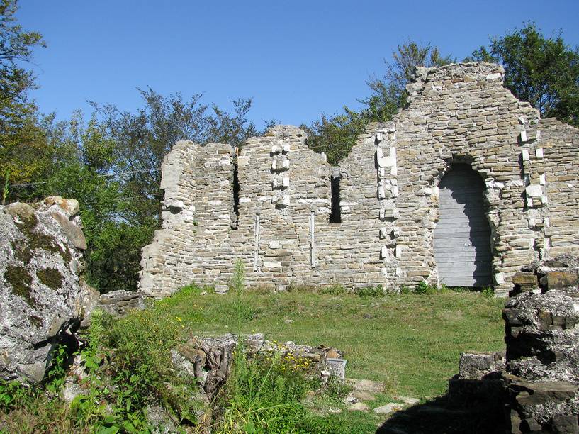 Руины византийского храма. Источник: фотобанк Лори